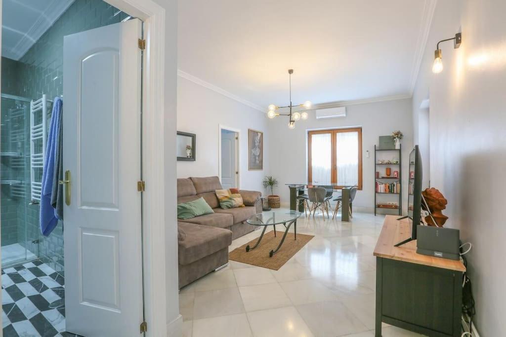 Riverwalk Suites - Puente Triana Севилья Экстерьер фото