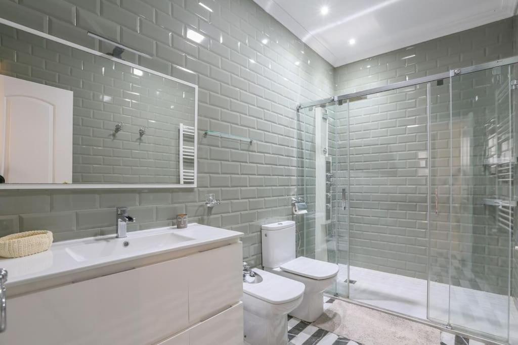 Riverwalk Suites - Puente Triana Севилья Экстерьер фото