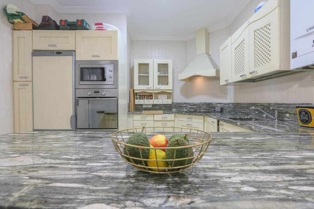 Riverwalk Suites - Puente Triana Севилья Экстерьер фото