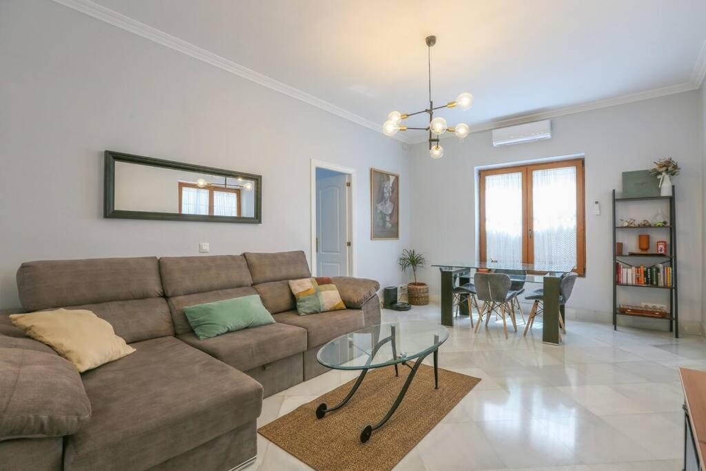 Riverwalk Suites - Puente Triana Севилья Экстерьер фото